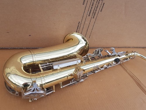Yamaha alto - /,